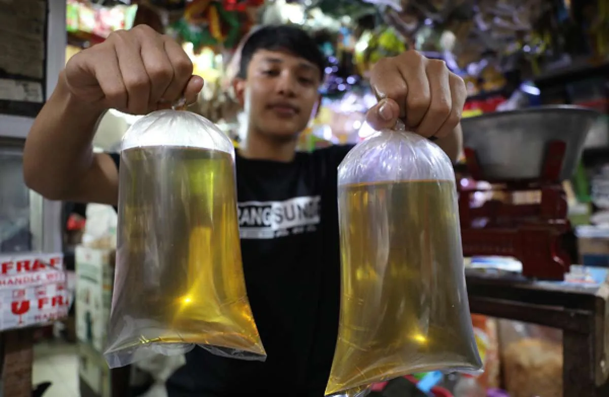 Zulkifli Hasan Kaji Pengemasan Minyak Goreng Curah dengan Kemasan Sederhana