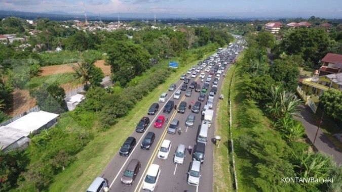 Pengendara terjebak macet berjam-jam di jalur Puncak-Cipanas