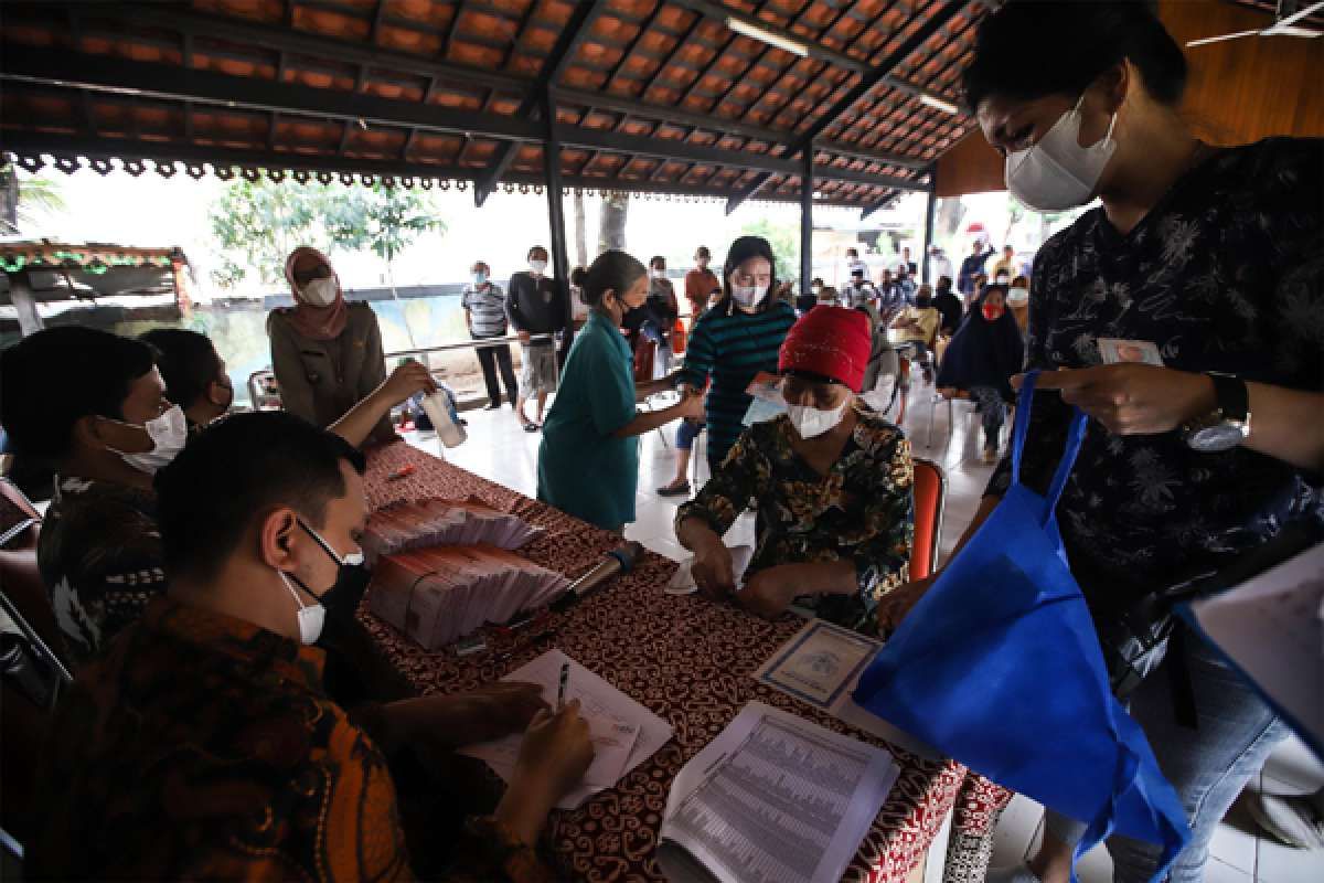 Penyaluran Bansos dan Verifikasi Data Berjalan Beriringan