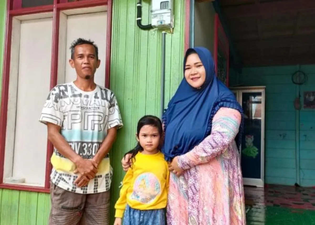 Bantuan Listrik Gratis, Terangi Hidup Nelayan Ikan Banta di Kalimantan Tengah