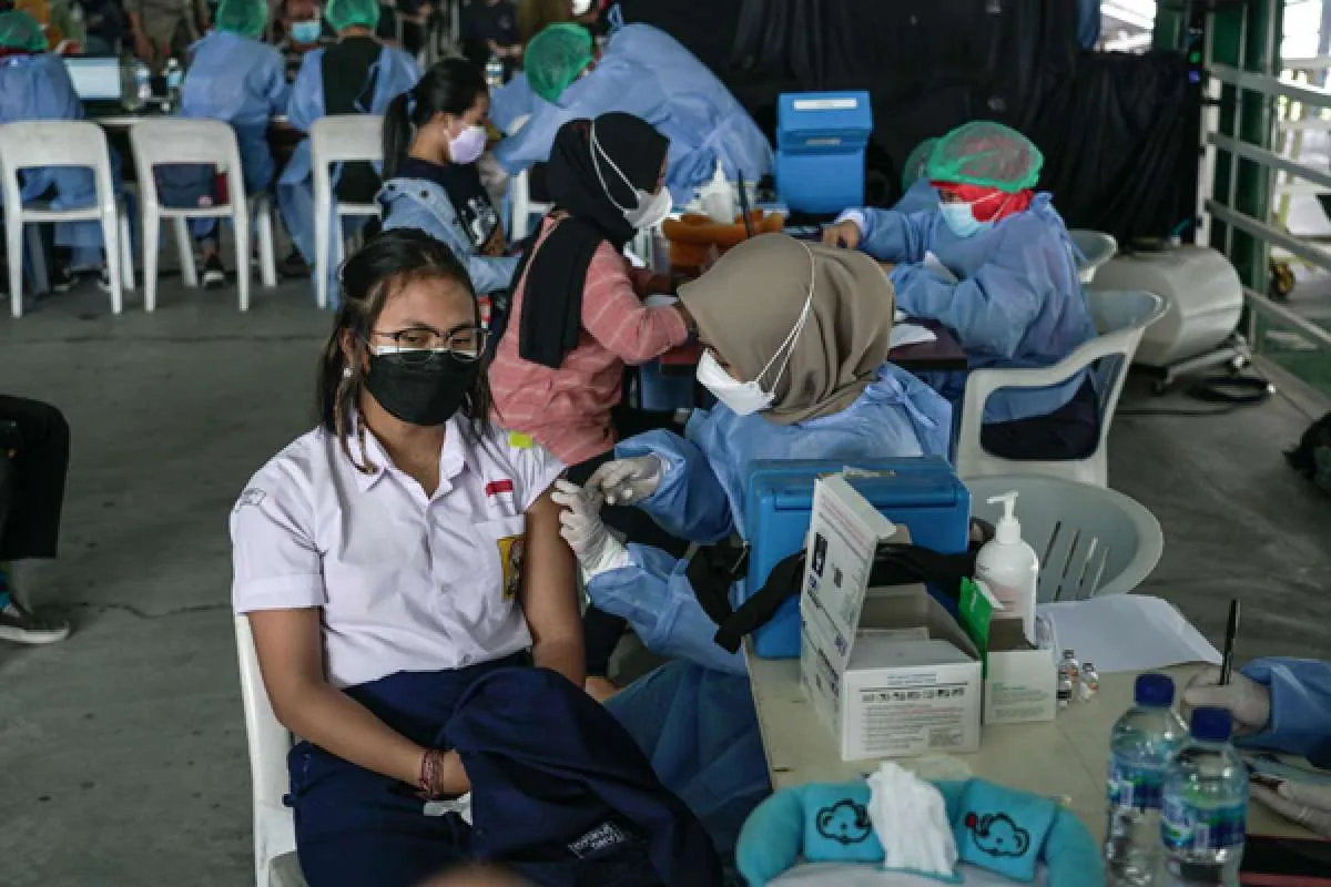 UPDATE Vaksinasi Covid-19, Selasa (13/7): Tambahan vaksinasi hari ini 700.946 dosis