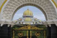 Malaysia's king wants new premier to face confidence vote