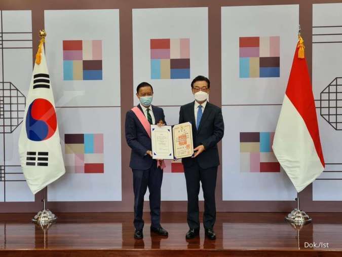 Thomas Lembong mendapat penghargaan medali diplomatik tertinggi dari Korea Selatan