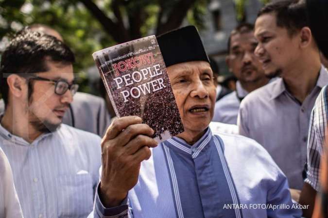 Berbekal buku 'Jokowi People Power', Amien Rais jalani pemeriksaan di Polda Metro