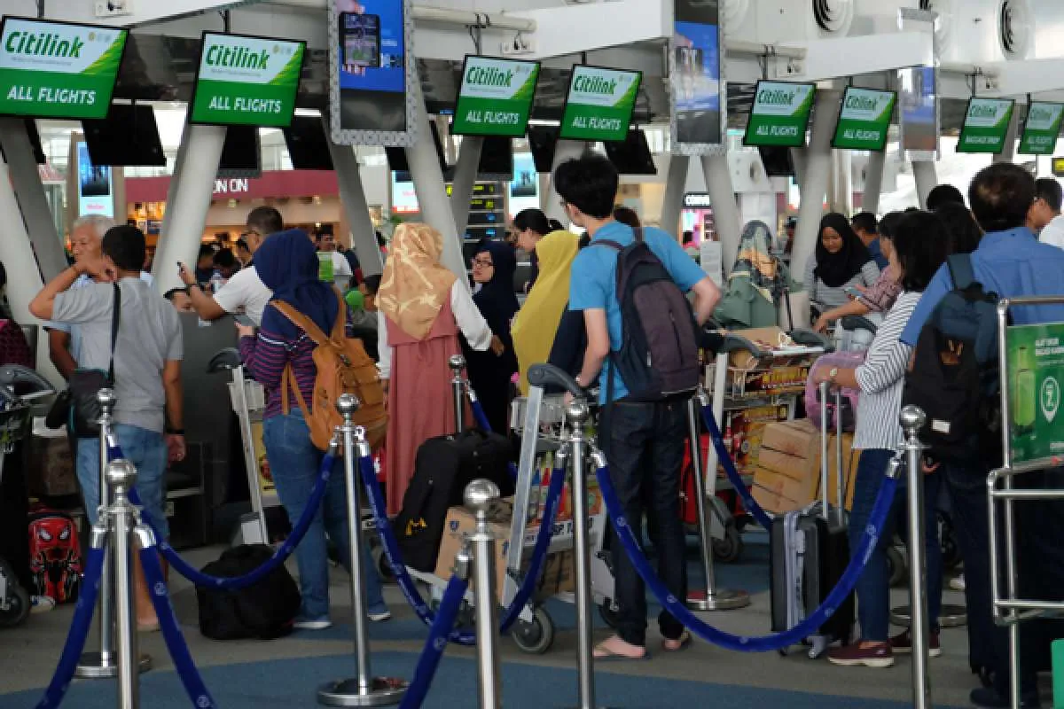 Harga tiket pesawat turun, sektor transportasi deflasi 0,06%