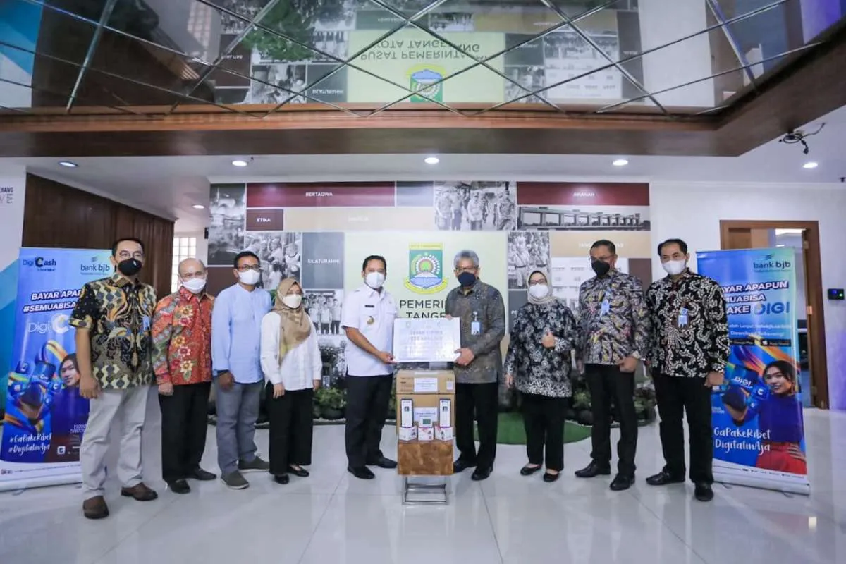 Bank BJB Serahkan Bantuan Alat Kesehatan Kepada Pemkot Tangerang