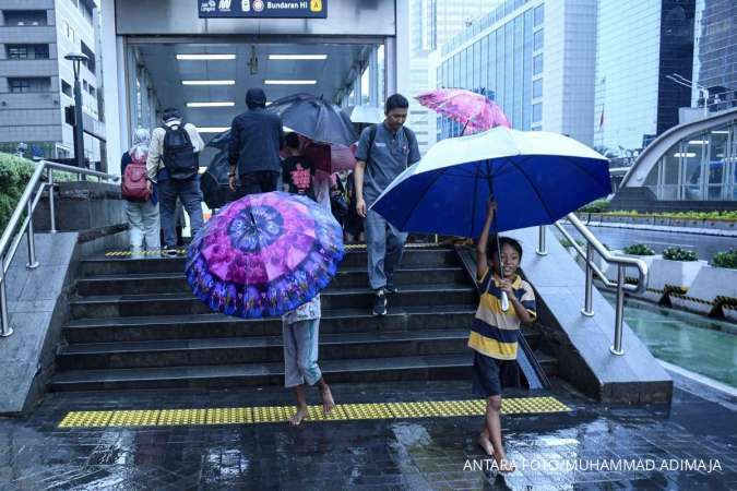 Ramalan Cuaca Jakarta Hari Ini, Jumat (27/9): Hujan di Jaksel, Jaktim, & Jakbar