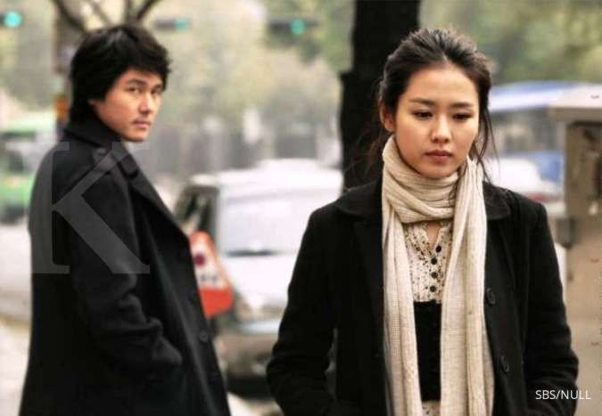 Son Ye Jin di drakor romantis Alone in Love