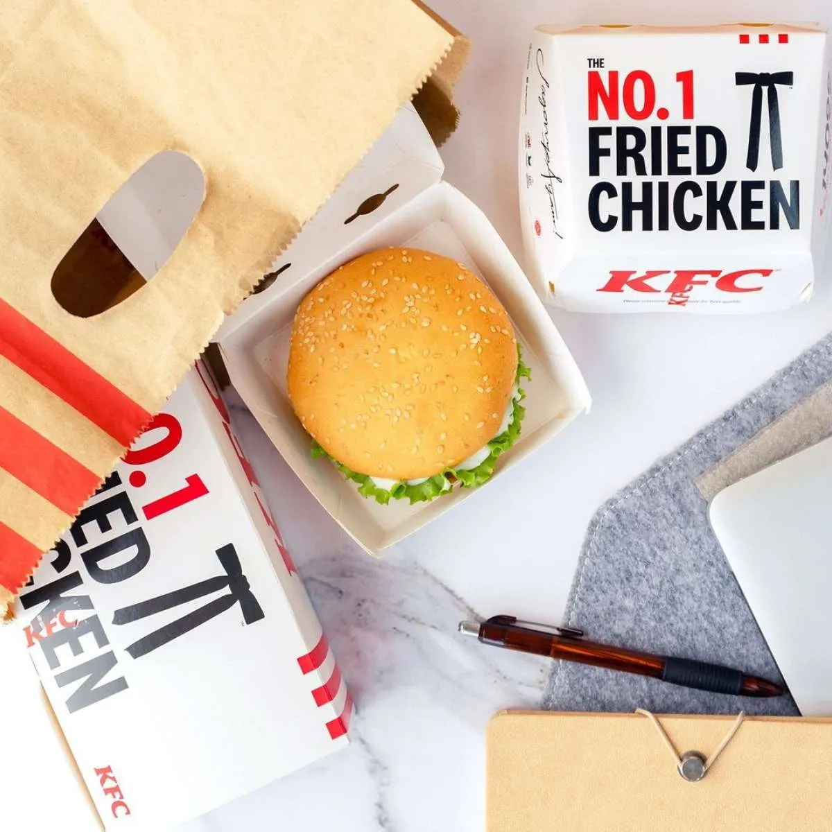 Baru mulai! Promo KFC hari ini 12 April 2021, Triple Krispy Burger Rp 54.545