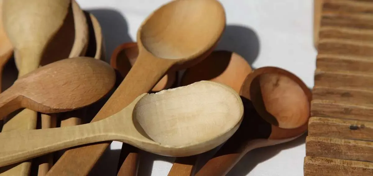 Punya Peralatan Masak Berbahan Kayu? Simak 6 Tips Membersihkannya