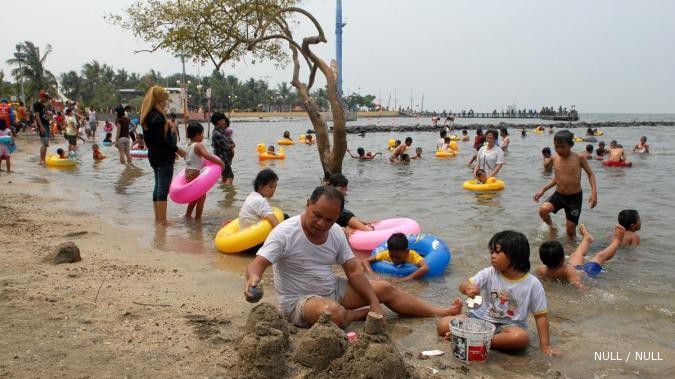 Warga gugat retribusi pantai Ancol oleh PJAA