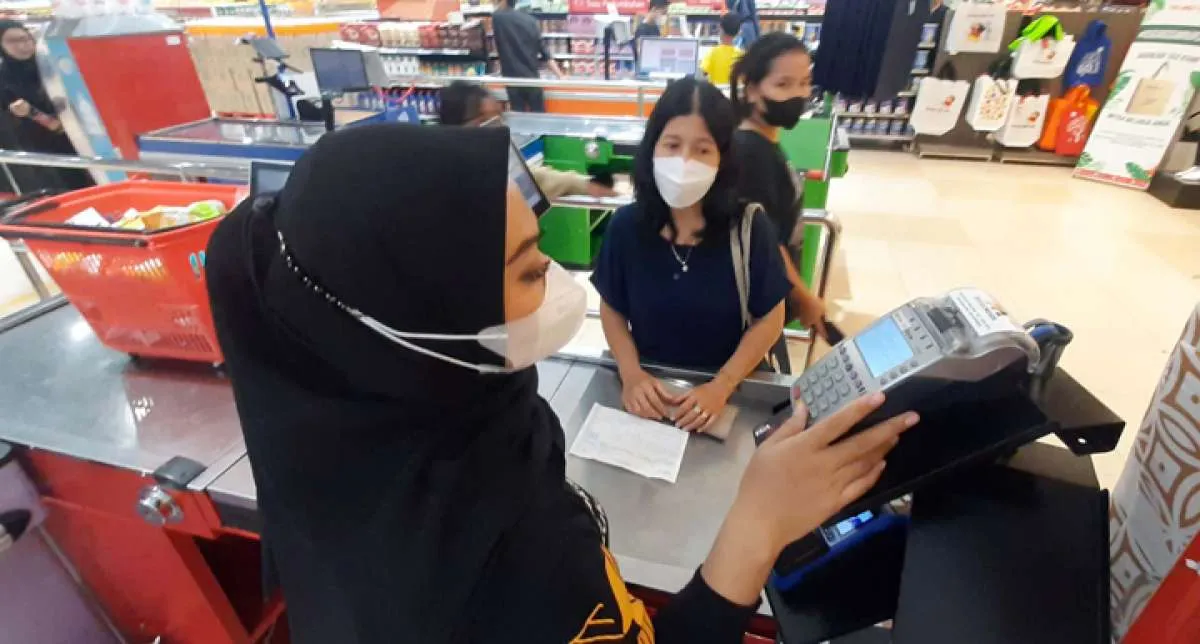 Alfamidi dan Lawson Tebar Diskon untuk Transaksi Kartu Debit BRI Mastercard