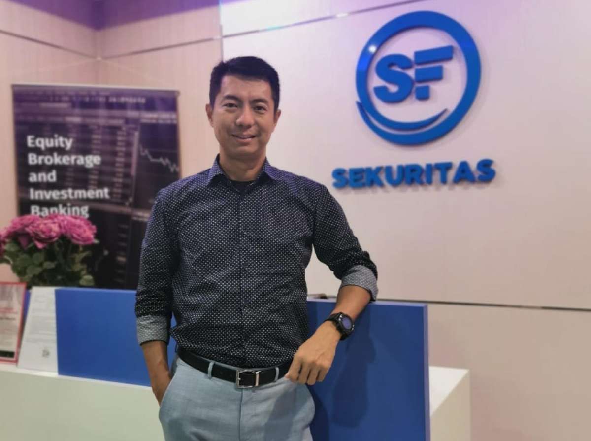 Presiden Direktur Surya Fajar Sekuritas Steffen Fang: Jangan Membeli Saham Pom-pom