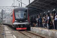 Stasiun Juanda & Manggarai Padat Imbas HUT TNI di Monas, Cek Stasiun Alternatif Ini