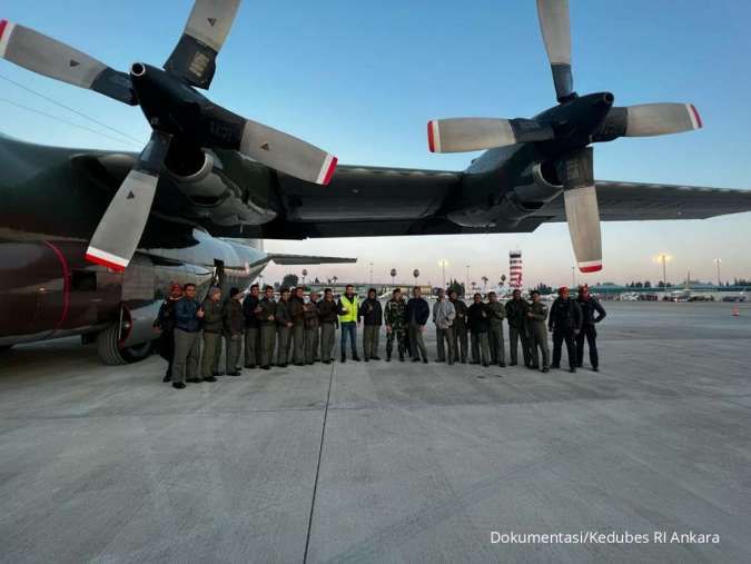 Prabowo Pinjamkan Hercules TNI AU Bantu Pemerintah Turki Distribusikan Bantuan Gempa