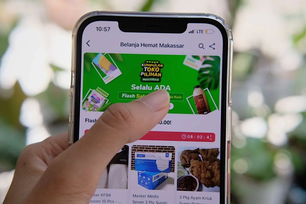 Gojek and Tokopedia close to creating Indonesian tech champion -sources