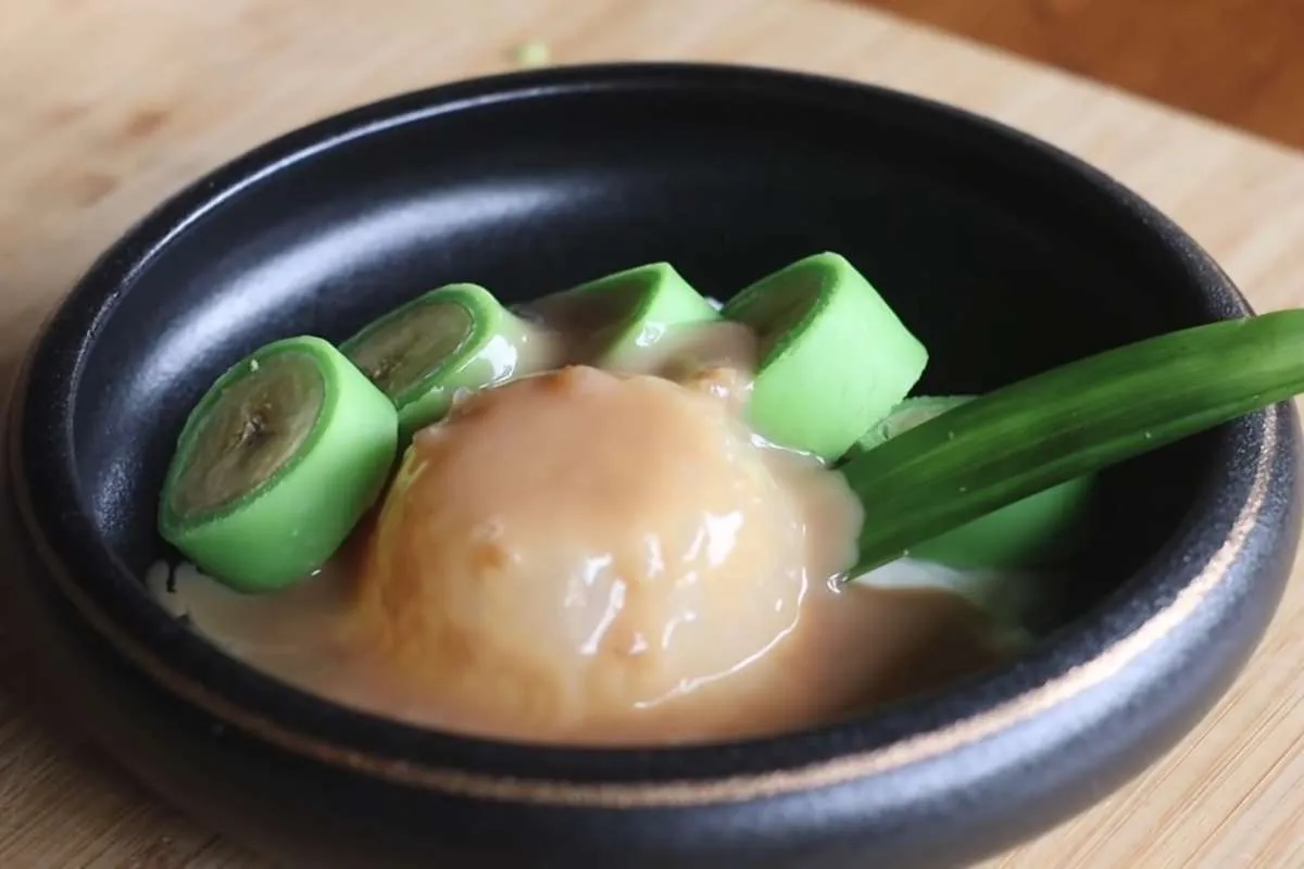 Resep Seporsi Es Pisang Ijo Saus Karamel, Kudapan Manis Nan Menyegarkan Asal Makassar