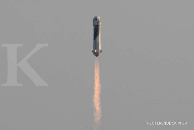 Peluncuran roket New Shepard Blue Origin, Selasa (20/7/2021). 