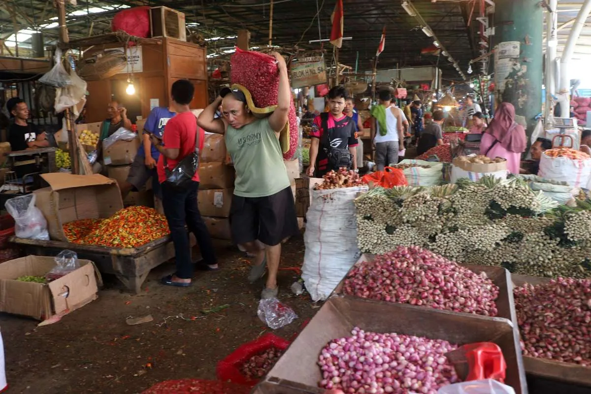 Harga Pangan Hari Ini (9/9): Beras, Bawang Merah, Telur Ayam Naik, Daging Sapi Turun