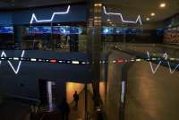 Mencari Peluang dari Saham Lapis Kedua