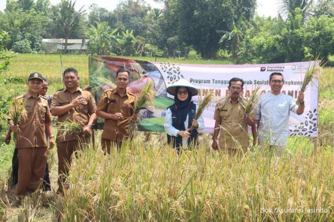 Jasindo Dorong Ketahanan Pangan Lewat Program Beras Sehat di Karawang
