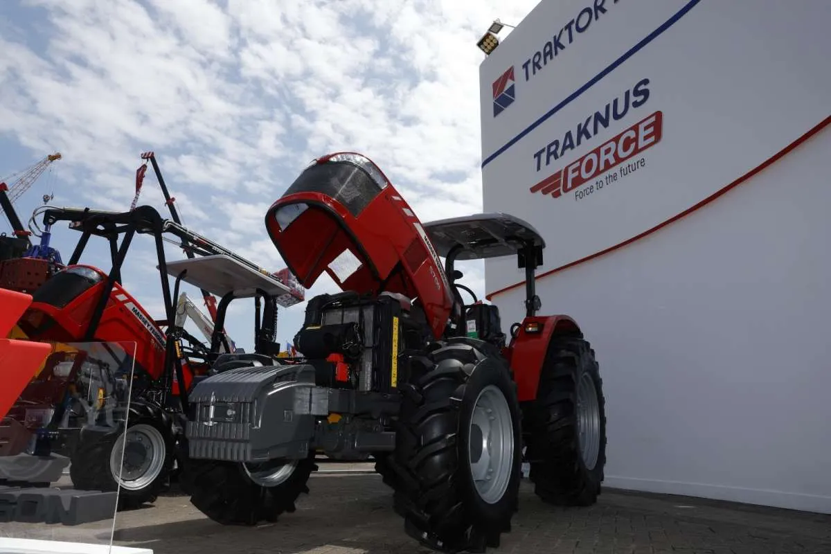 Traktor Nusantara (Traknus) Dorong Tren Alat Berat Elektrik di IEE Series 2025