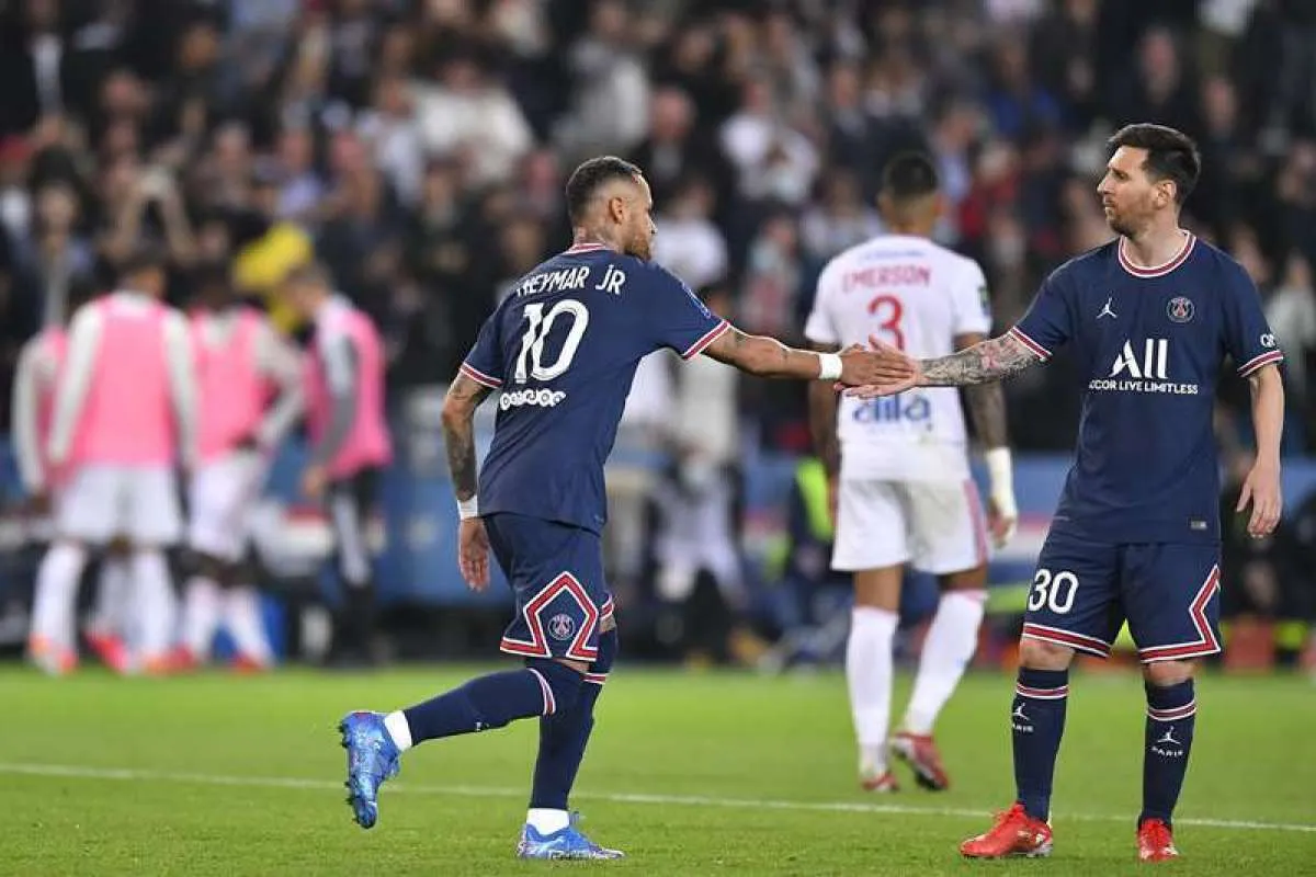 Mauricio Pochettino ungkap alasan tarik Lionel Messi di tengah laga PSG vs Lyon