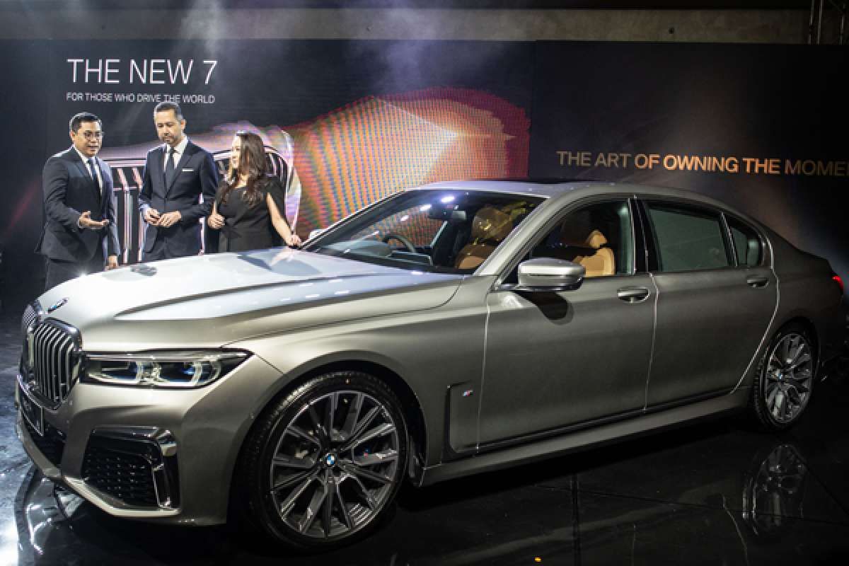 Dirakit Sunter, BMW Pasarkan Dua Varian seri 7 Long Wheelbase, Ini Harganya