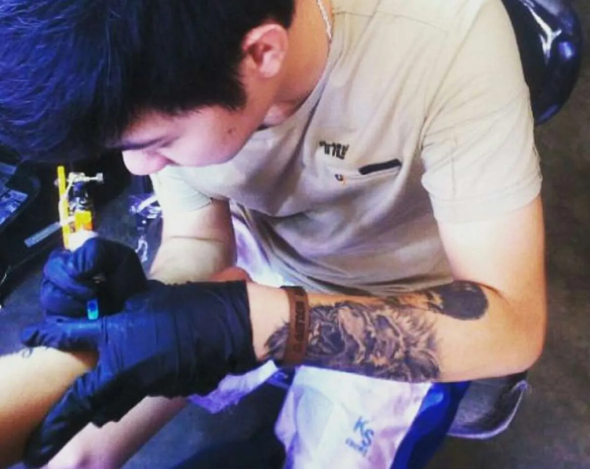 Lagi ngetren, usaha studio tato makin moncer