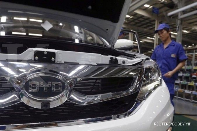 China auto sales jump 13% in Golden September as shoppers return to showrooms