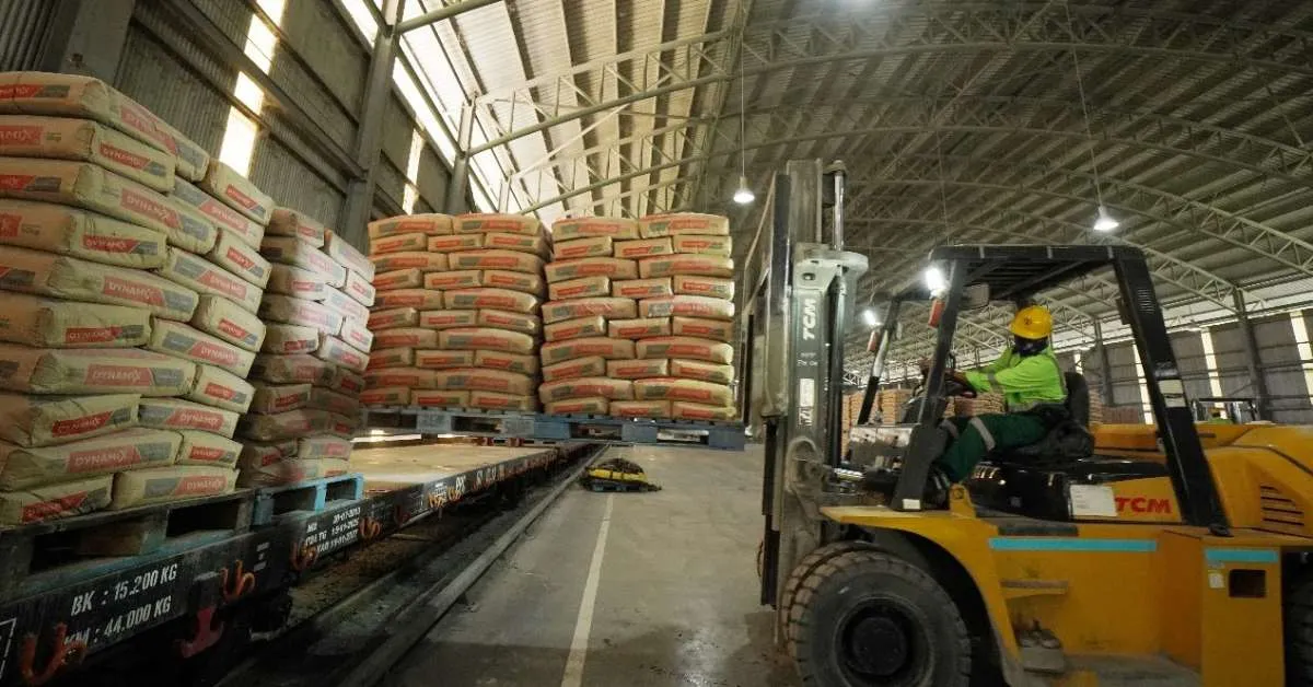 Solusi Bangun Indonesia (SMCB) Fokus Dorong Penggunaan Semen Rendah Karbon