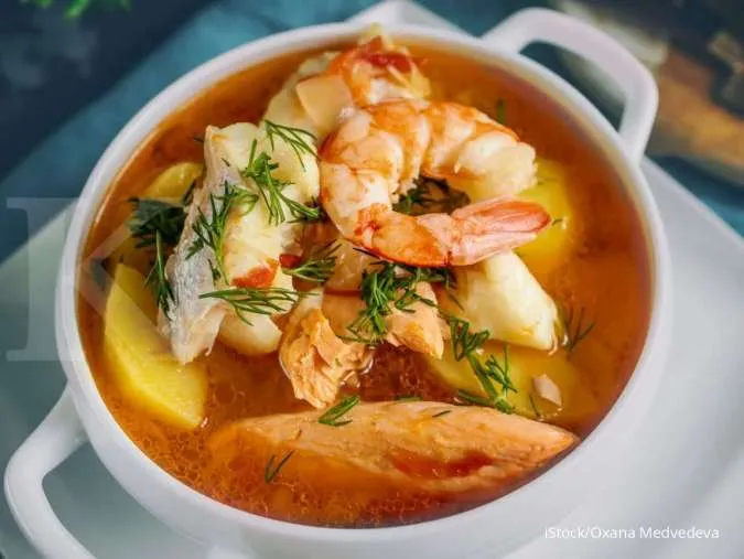 Bouillabaisse, sup seafood yang berasal dari sisa potongan ikan. Sajian ini berasal dari Prancis
