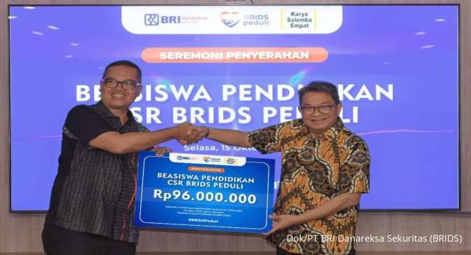 BRI Danareksa Sekuritas Beri Beasiswa bagi Mahasiswa Berprestasi di Seluruh Indonesia