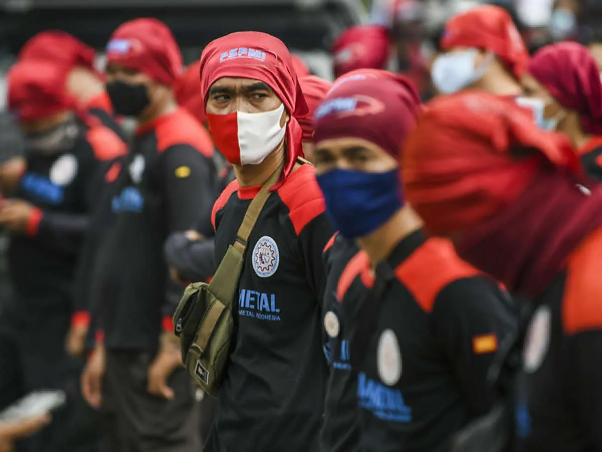 KSPI minta upah minimum tahun depan naik 7%-10%