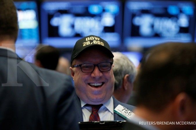 Bonus trader Wall Street naik 