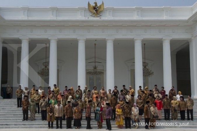 Batik, seragam pelantikan menteri baru?