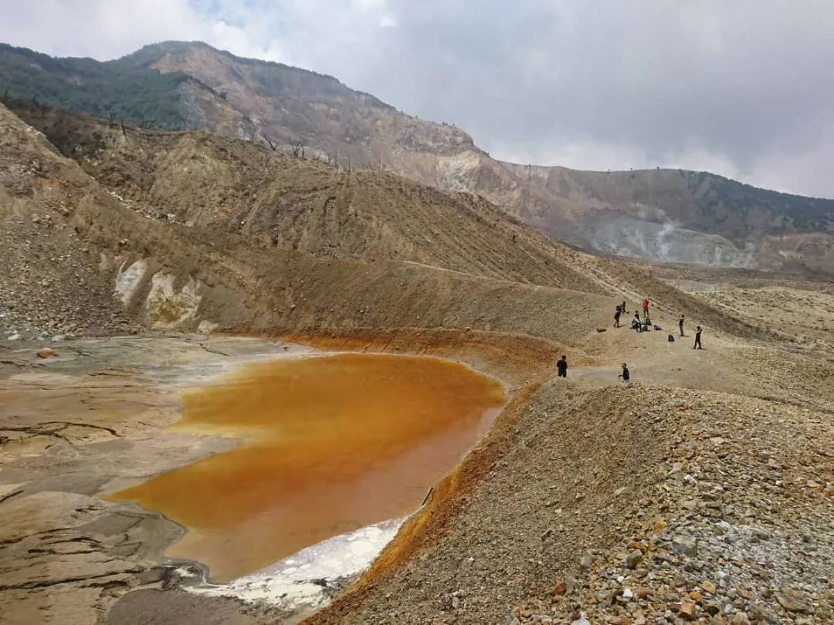 Liburan sambil menjelajahi Gunung Papandayan, seru habis!