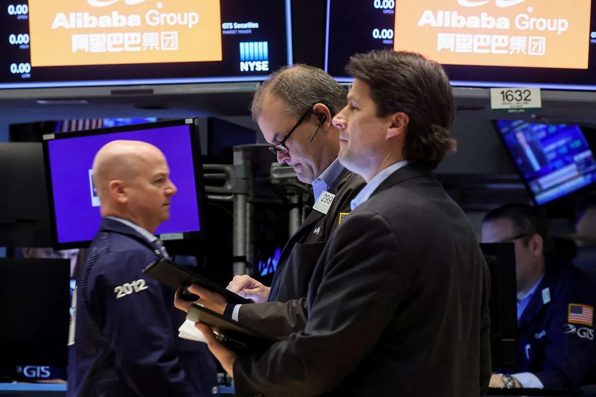 Wall Street Anjlok, Reli Minyak dan Konflik Rusia-Ukraina Picu Kekhawatiran