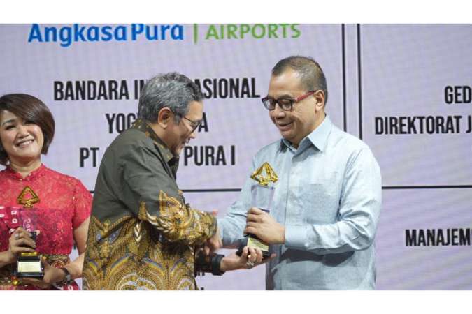 Sukses Hemat Energi, Bandara Internasional Yogyakarta Raih Penghargaan Subroto