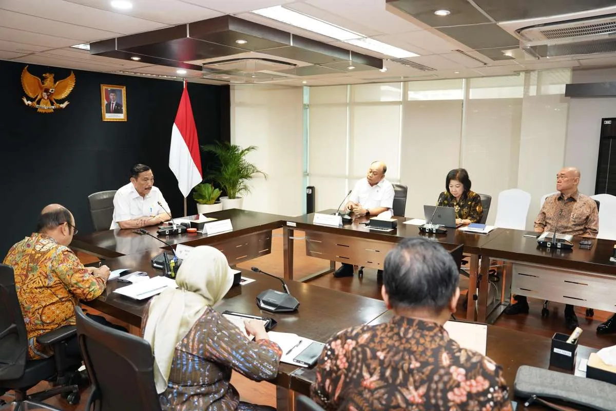 Luhut Sebut Program MBG Bisa Turunkan Ketimpangan Hingga 3,6%