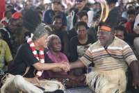 Di Kampanye, Warga Papua Mengeluh ke Ganjar Soal Jalan Rusak Hingga Minimnya Faskes