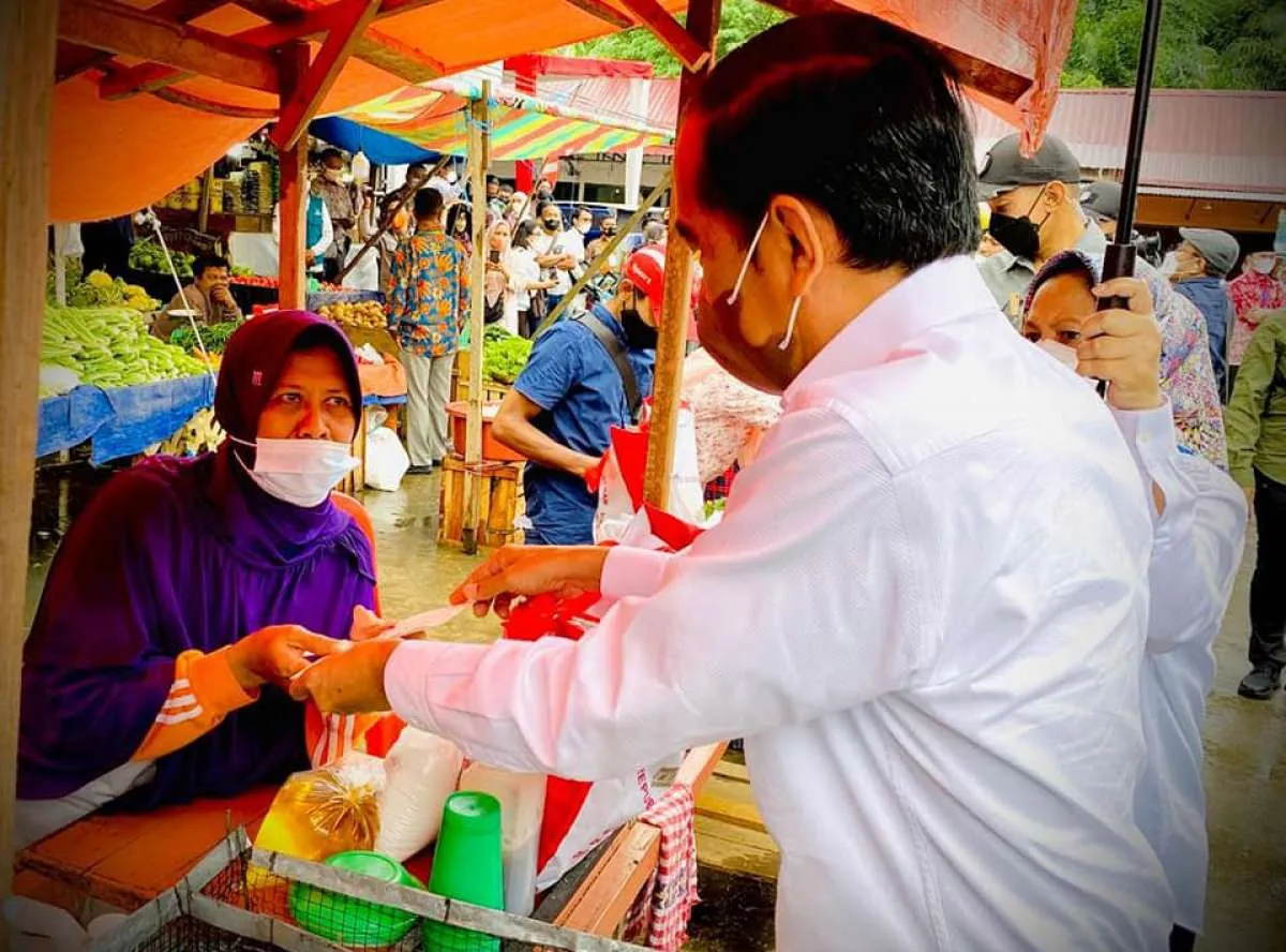 Pos Indonesia Targetkan Penyaluran BLT Minyak Goreng Selesai Seminggu Sebelum Lebaran