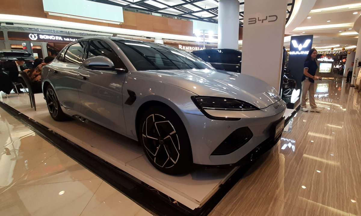 Laju Penjualan Mobil Masih Melambat