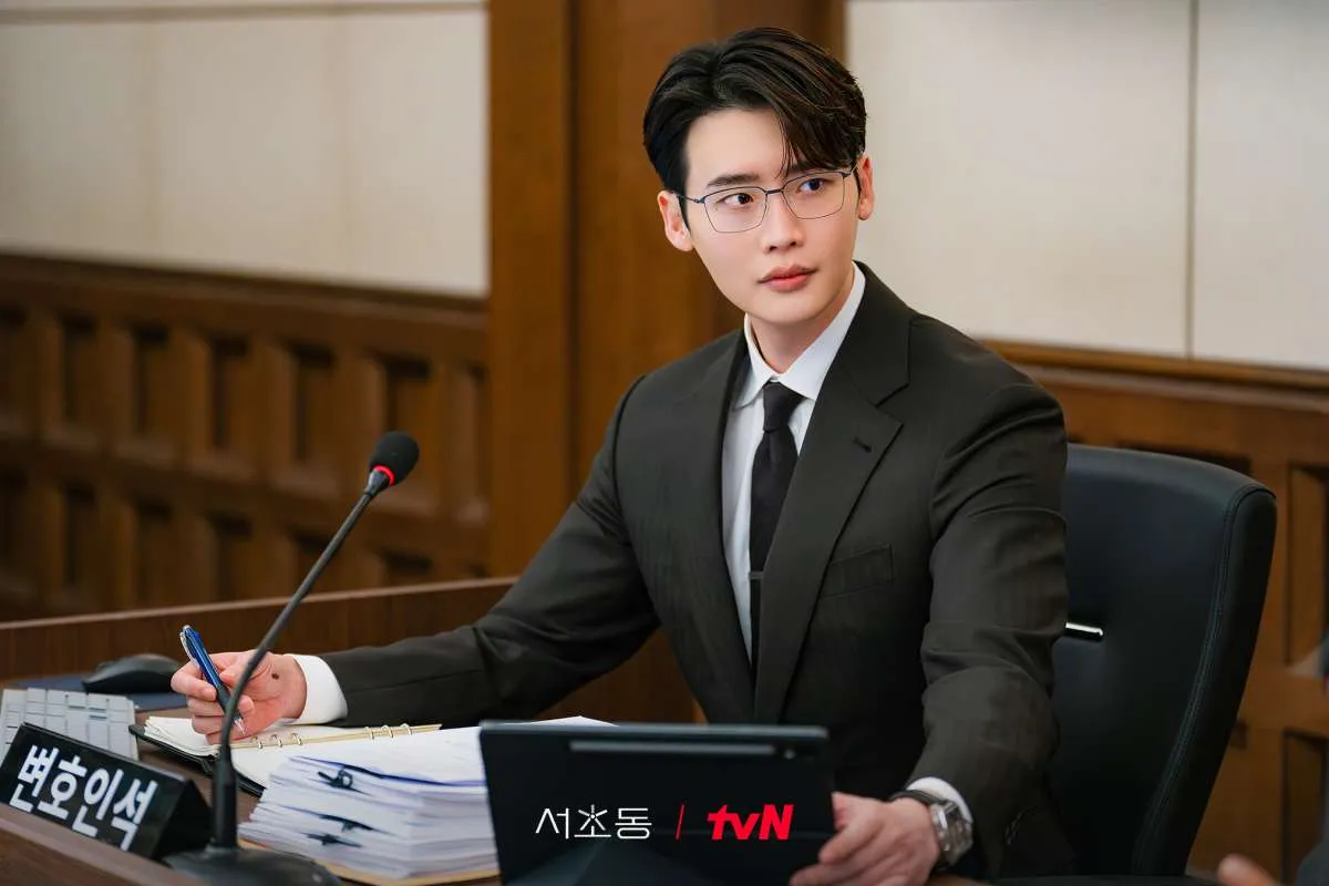7 Drama Korea Populer yang Dibintangi Lee Jong Suk, Terbaru Law and the City