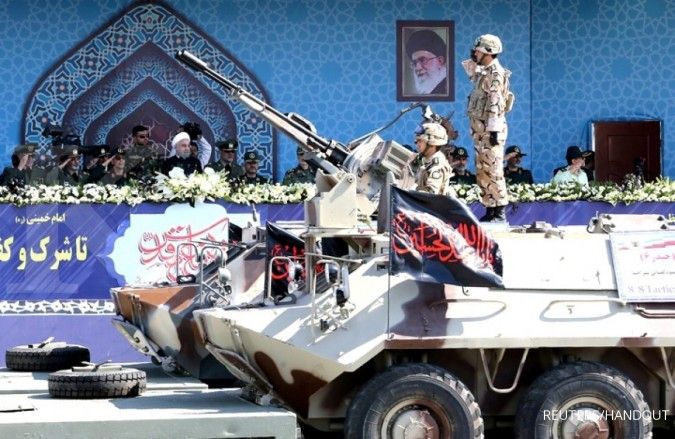 Hadapi invasi asing, Iran gelar latihan militer besar-besaran di Teluk Oman