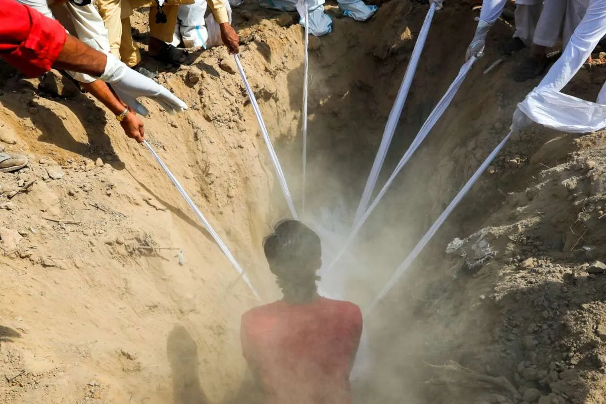 India kekurangan lahan kuburan akibat korban meninggal karena Covid-19 terus melonjak