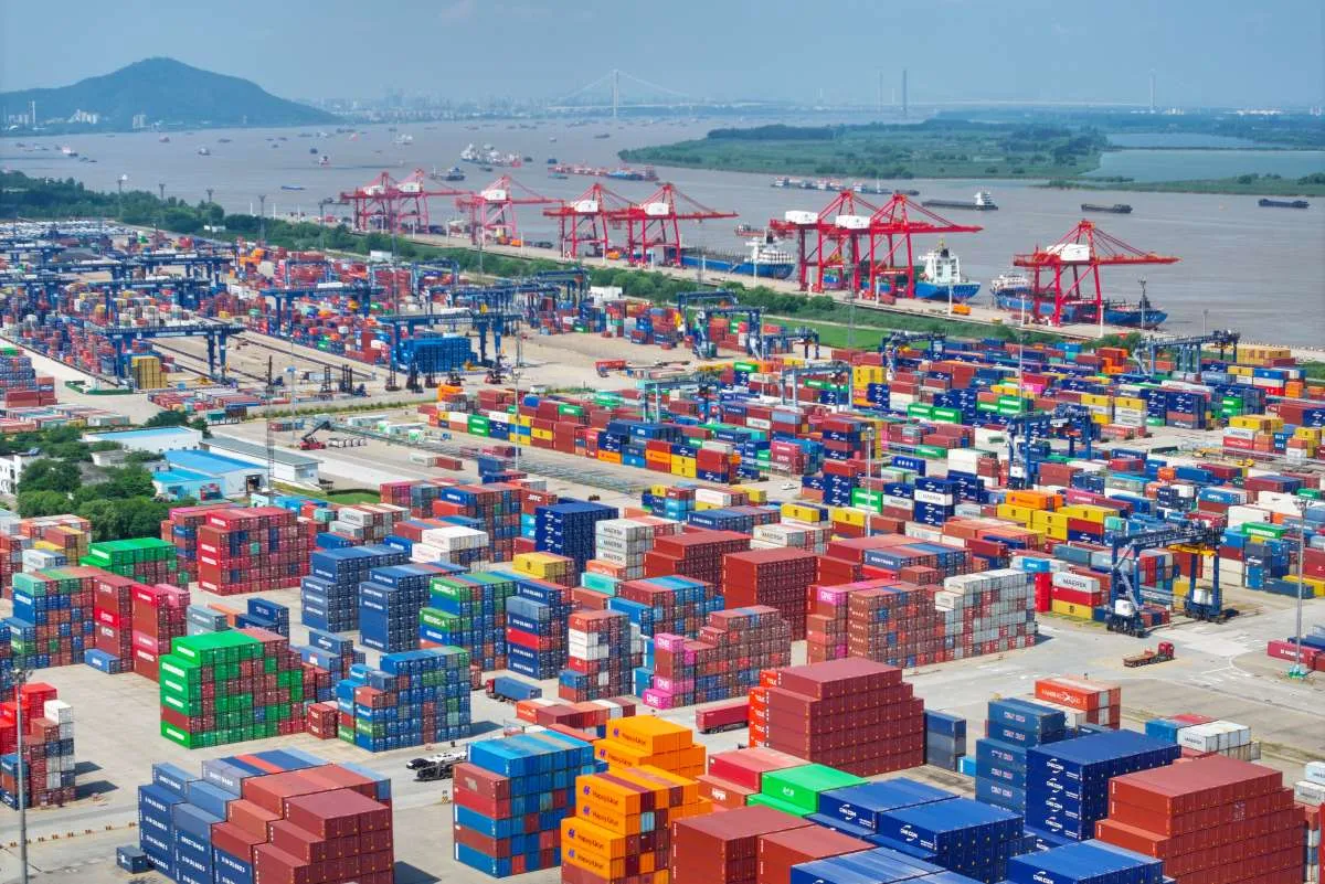 Impor China Merosot di Tengah Memanasnya Perang Dagang dengan AS
