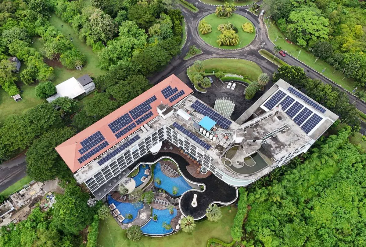 Swiss-belResort Pecatu Resmikan PLTS Berkapasitas 246.316 kWh per Tahun