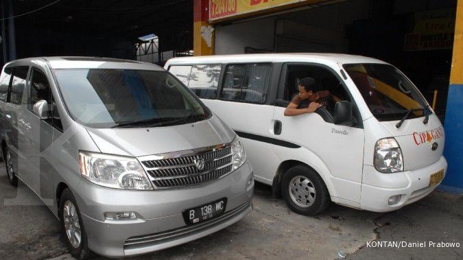 Sudah Berumur 2 Dekade, Berapa Harga Mobil Bekas Toyota Alphard Varian Awal?