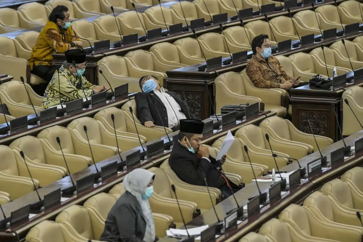 Sebanyak 18 anggota DPR dinyatakan positif virus corona (Covid-19)